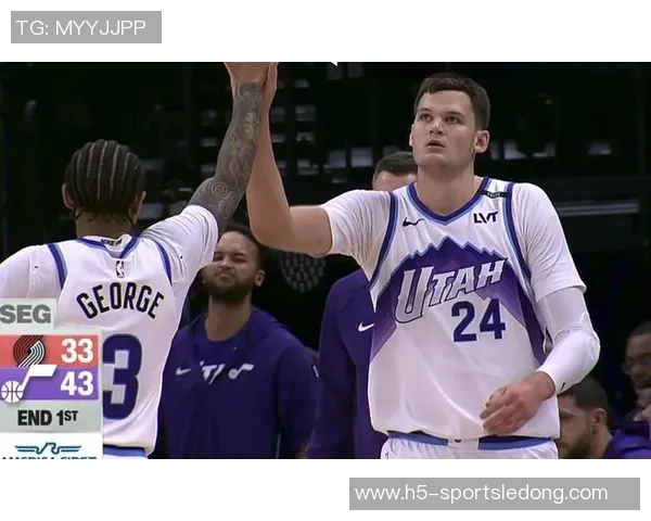 开拓者球迷嘉年华对抗赛黑队险胜白队杨瀚森队友夏普荣膺MVP称号 开拓者球迷嘉年华对抗赛黑队险胜白队杨瀚森队友夏普荣膺MVP称号