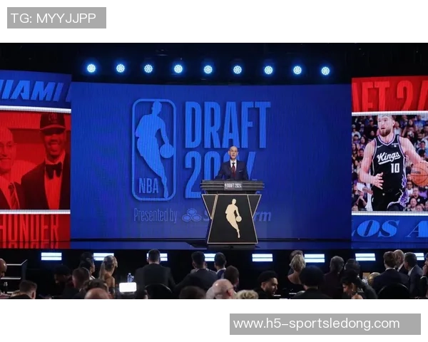 威利格林称赞新秀表现球队信任费尔斯奎因的关键时刻发挥